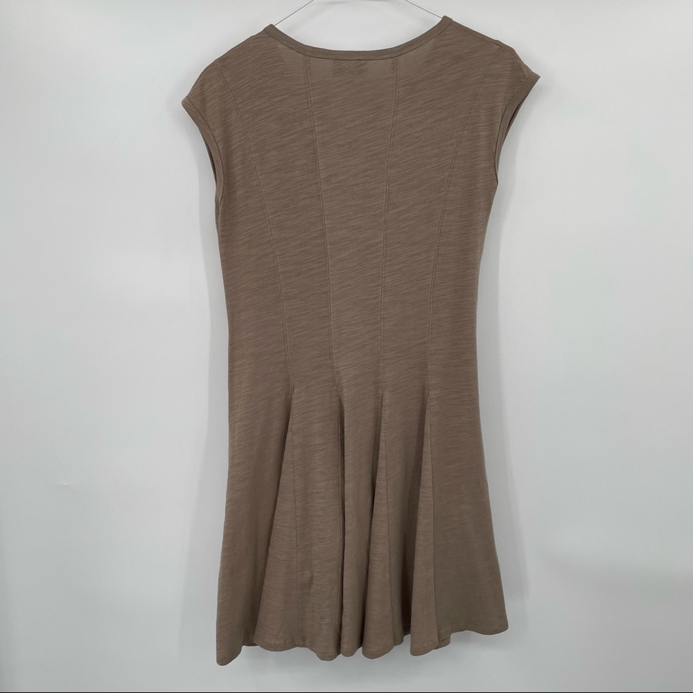 NEW! Kinly Swing Hem Taupe Dress - Picture 6 of 11